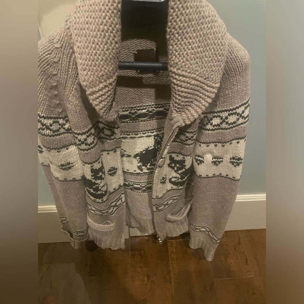 Aritzia Beige and Cream Patterned Shawl Cardigan